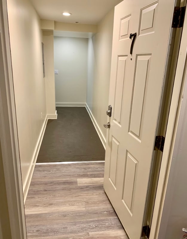 Building Photo - 409 Main St