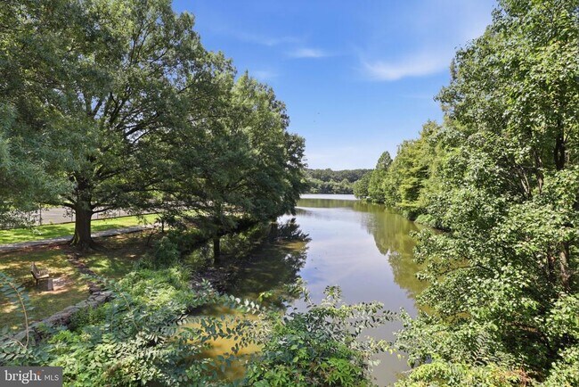 Building Photo - 7739 Inversham Dr