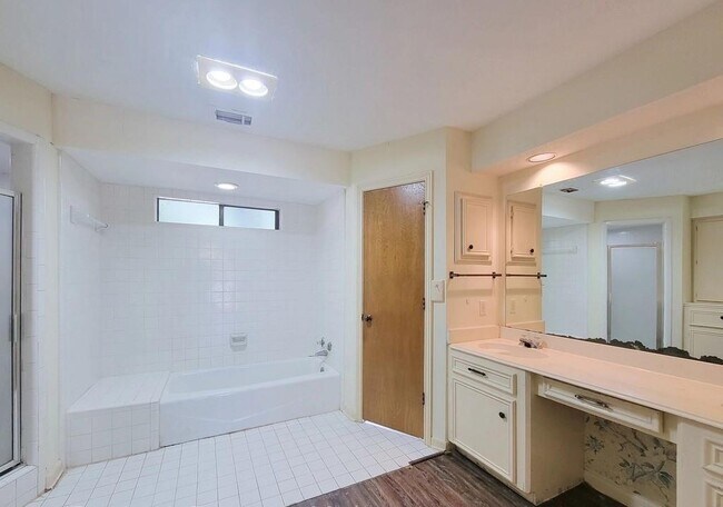 Building Photo - 2810 Thorne Creek Ln