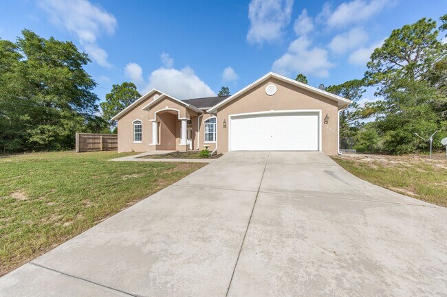 Building Photo - 7860 SW 204th Ave