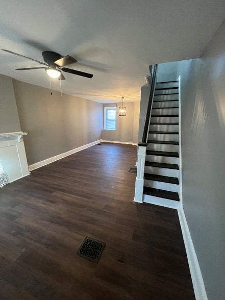 Building Photo - 6049 N Norwood St