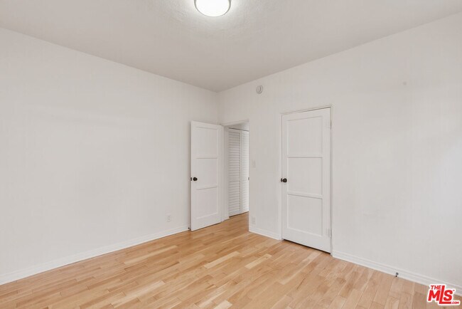 Building Photo - 1492 Silver Lake Blvd