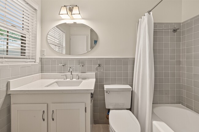 Building Photo - 5215 Stillbrooke Dr