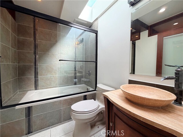 Building Photo - 2753 Solana Way