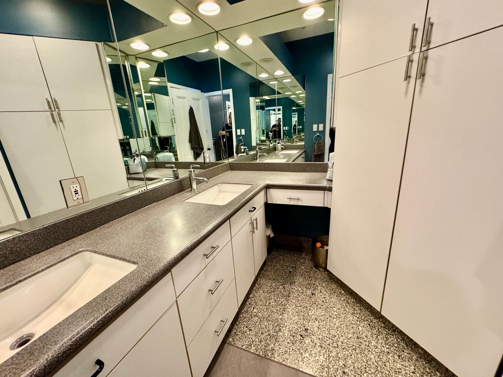 Building Photo - 4 Monument Sq