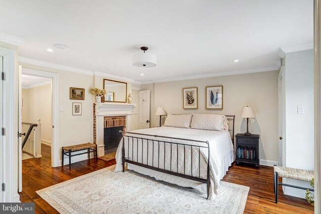 Building Photo - 7153 Main St