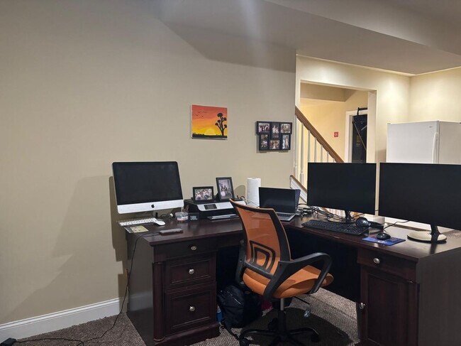 Building Photo - 501 Rain Tree Cir