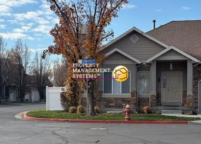 Building Photo - 3 Bedroom Townhome in Layton!
