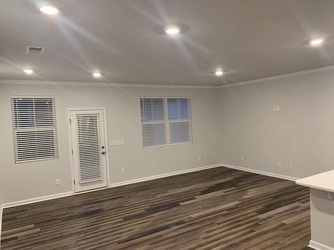 Building Photo - 1003 Gemma Dr