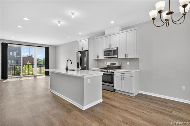 Building Photo - 1087 Hampton Cir