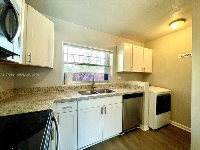 Building Photo - 11315 SW 123rd Ave