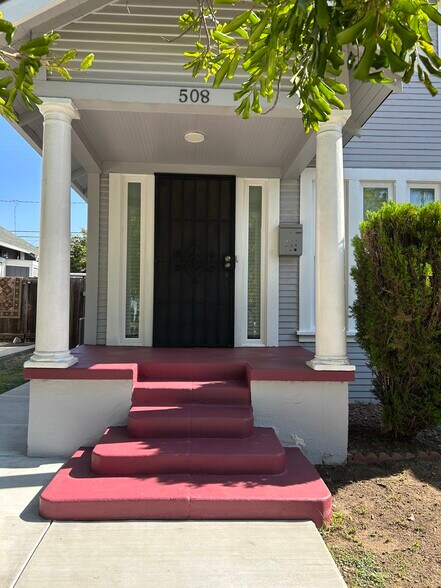 Primary Photo - 508 N Windsor Blvd