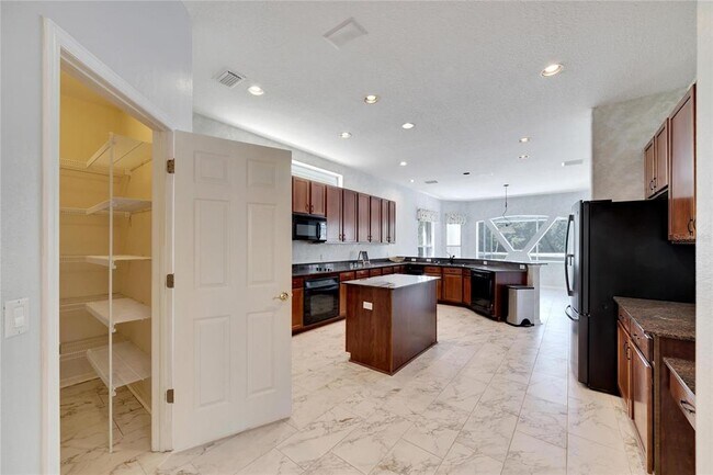 Building Photo - 17904 Cachet Isle Dr