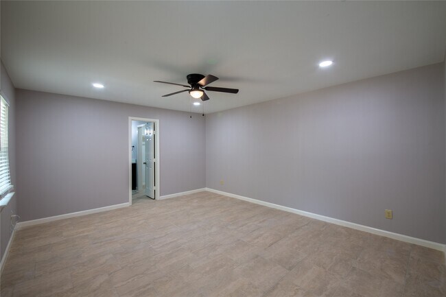 Building Photo - 1011 Twinbrooke Dr