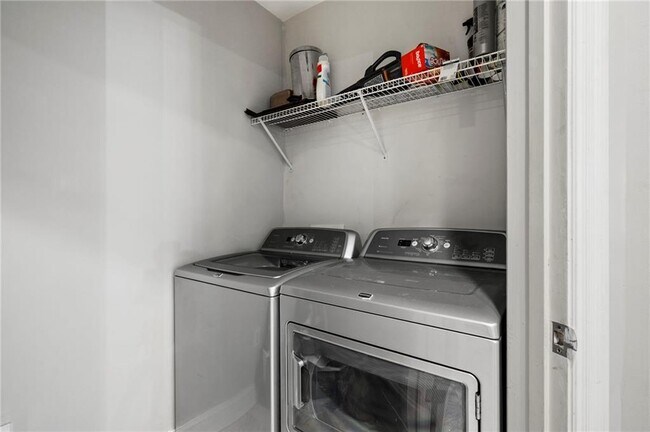 Building Photo - 1735 W Peachtree St NE