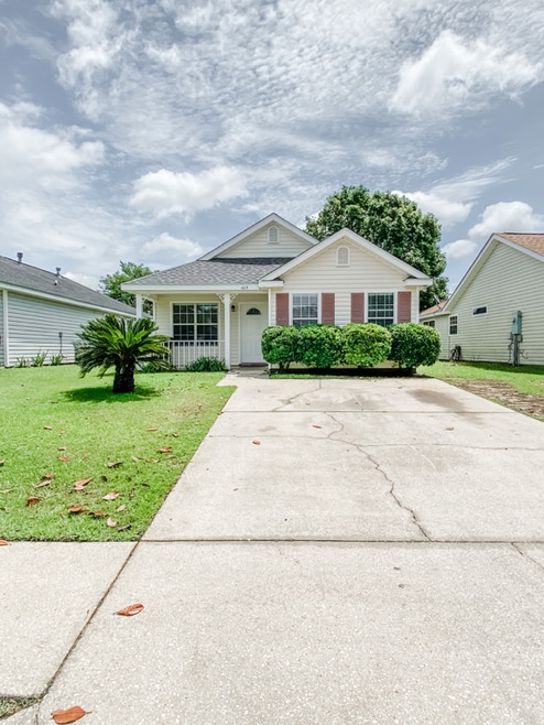 Building Photo - 405 Belle Chase Ct S