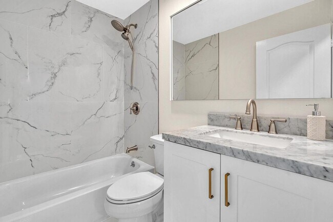 Building Photo - 36 Monterey Pointe Dr