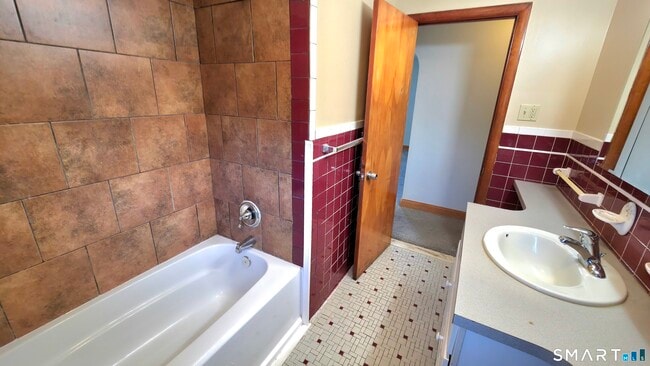 Building Photo - 32 Post St