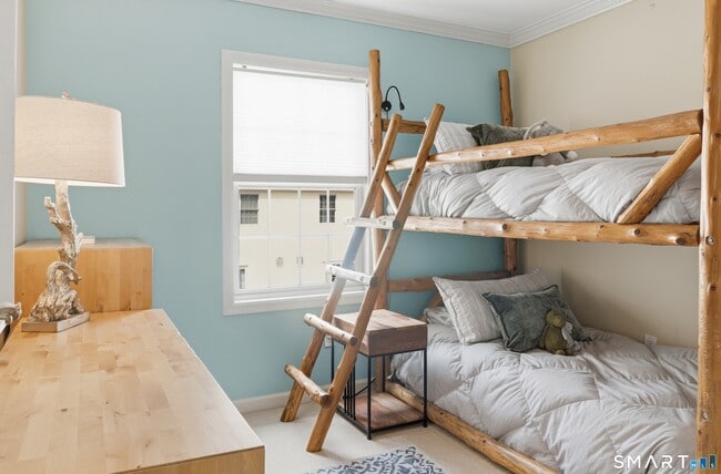 Building Photo - 570 Danbury Rd