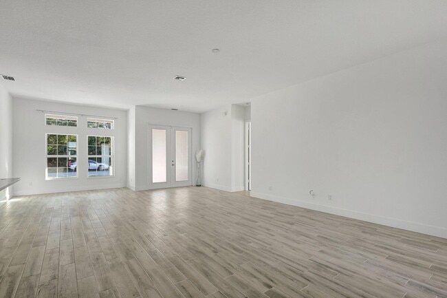 Building Photo - 1791 SW Effland Ave