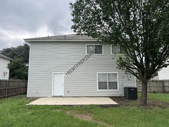 Building Photo - 375 Stone Point New Braunfels TX 78130