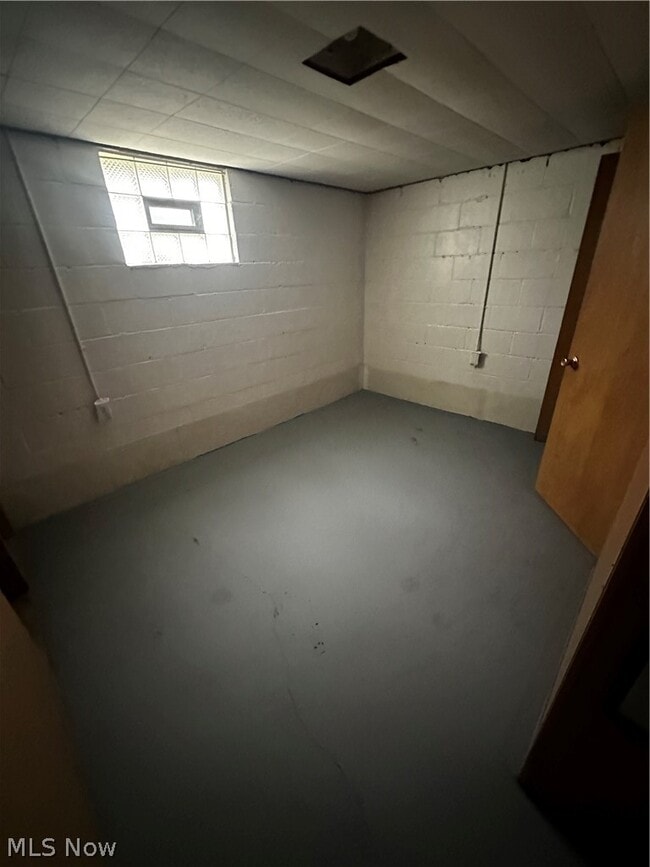 Building Photo - 1234 Sackett Ave