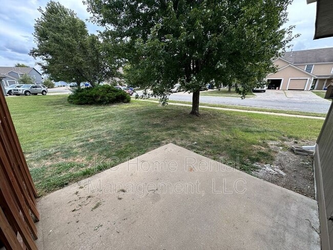 Building Photo - 821 N Evergreen St