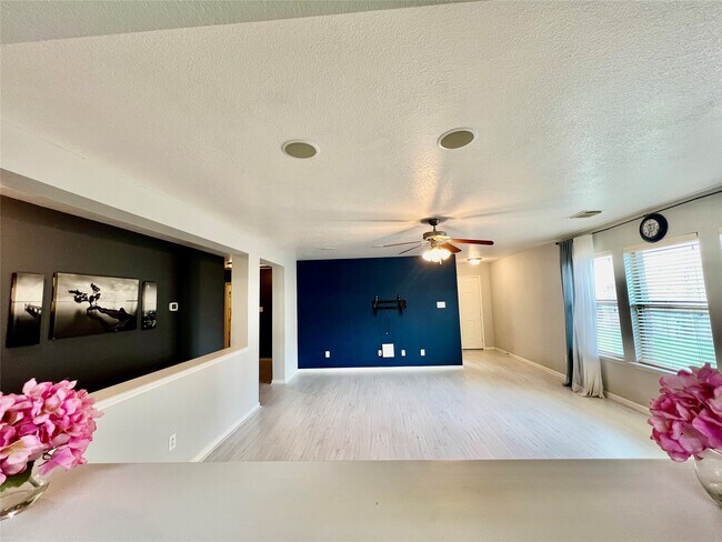 Building Photo - 16750 Bending Creek Ln