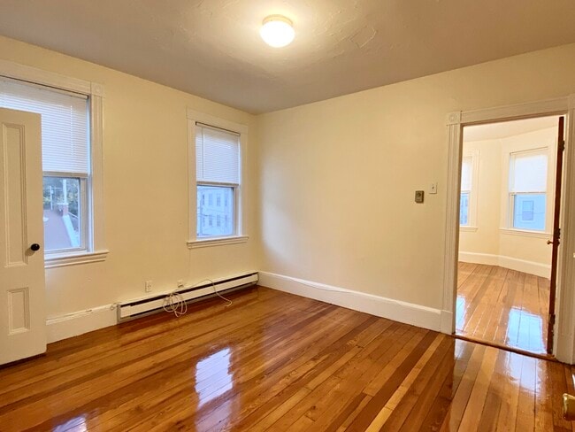 Building Photo - 257 Beacon St