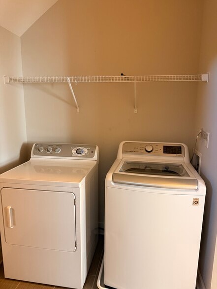 Building Photo - 414 Acklen Park Dr