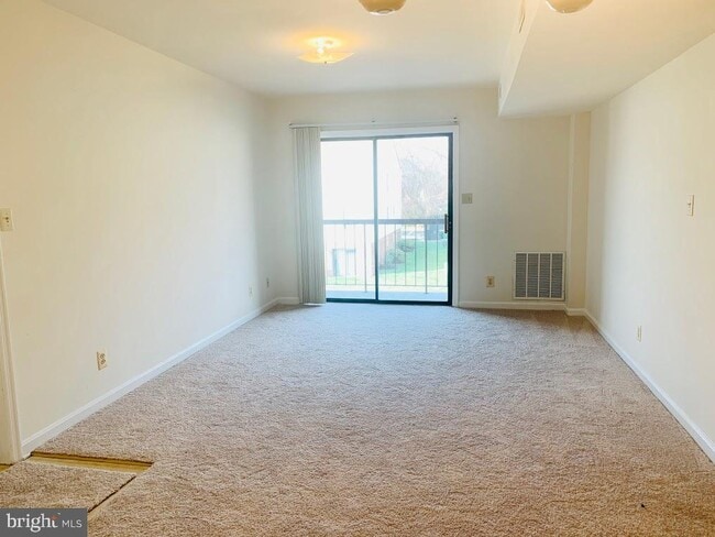 Building Photo - 200 Chesterfield Ln