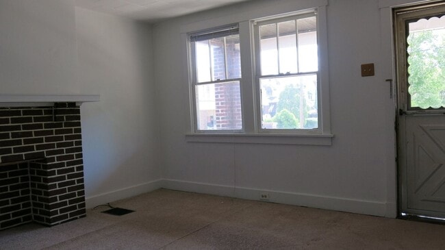 Building Photo - Charming Two-Bedroom Apartment in the Heart of Morningside!