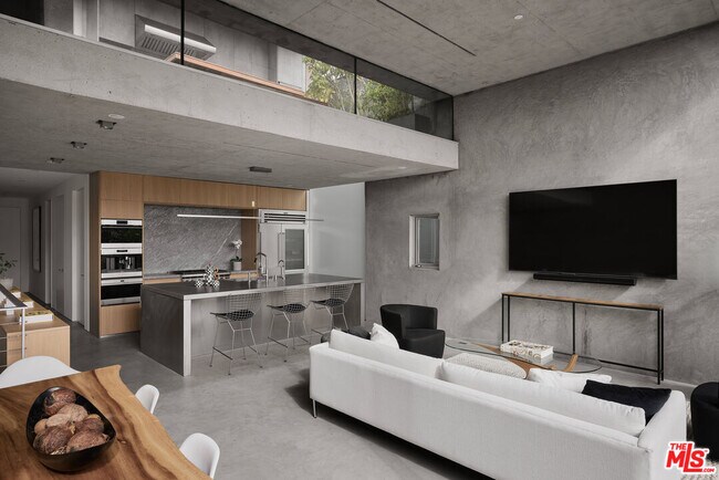 Building Photo - 533 Grand Blvd