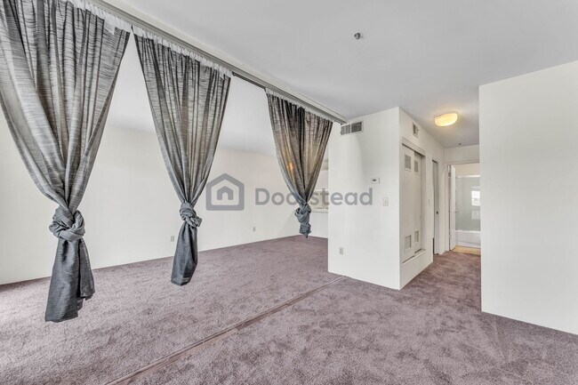 Building Photo - 1771 Broadway St