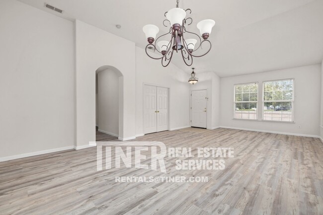 Building Photo - 51 Tulip Tree Cir