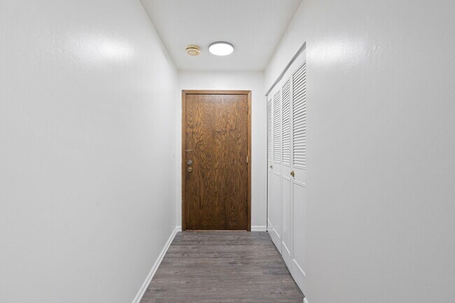 Building Photo - 3200 Virginia Ave S