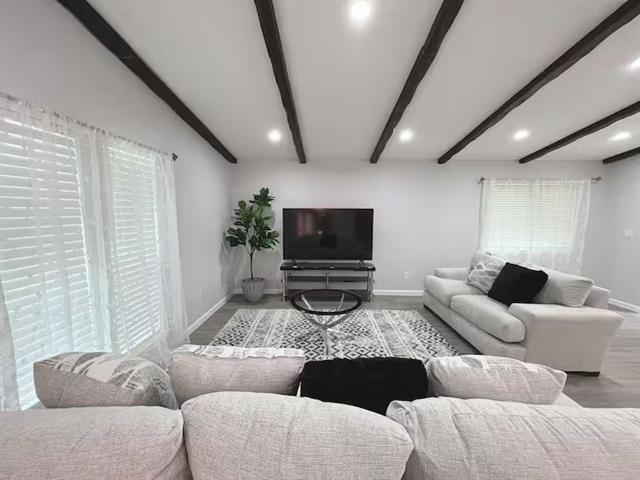 Building Photo - 1914 E Spring Valley Rd