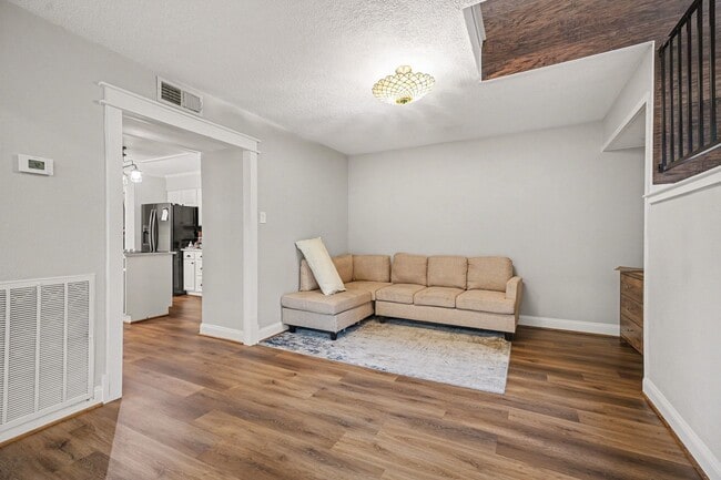 Building Photo - 18242 Lakeside Ln