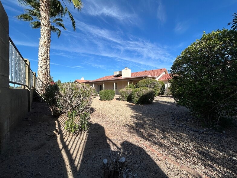 Building Photo - 12138 S Tomi Dr