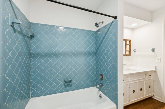 Building Photo - 1972 Sunnyside Dr