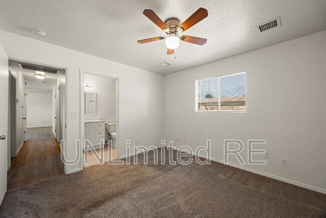Building Photo - 8430 E Sommer Dr
