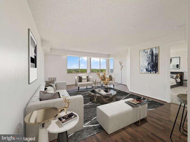 Primary Photo - 10101 Grosvenor Pl