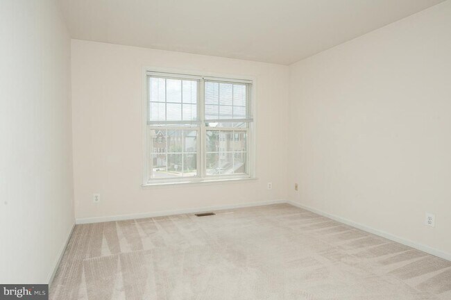 Building Photo - 6862 Alicia Ct