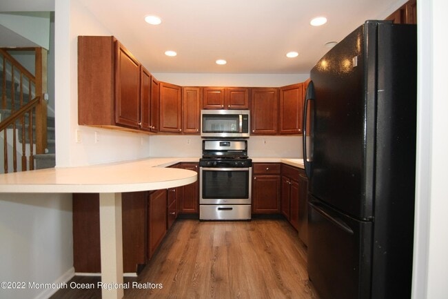 Building Photo - 15-17 E Lincoln Avenue Unit 17