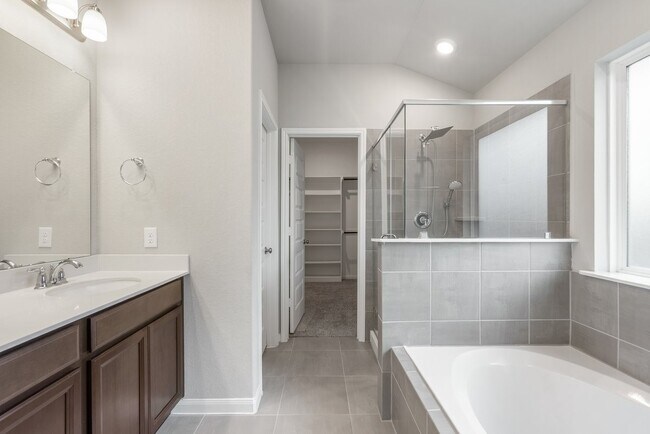 Building Photo - 7222 Melrose Ln