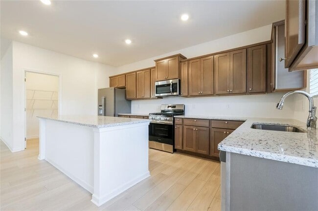 Building Photo - 131 Shelter Ln E