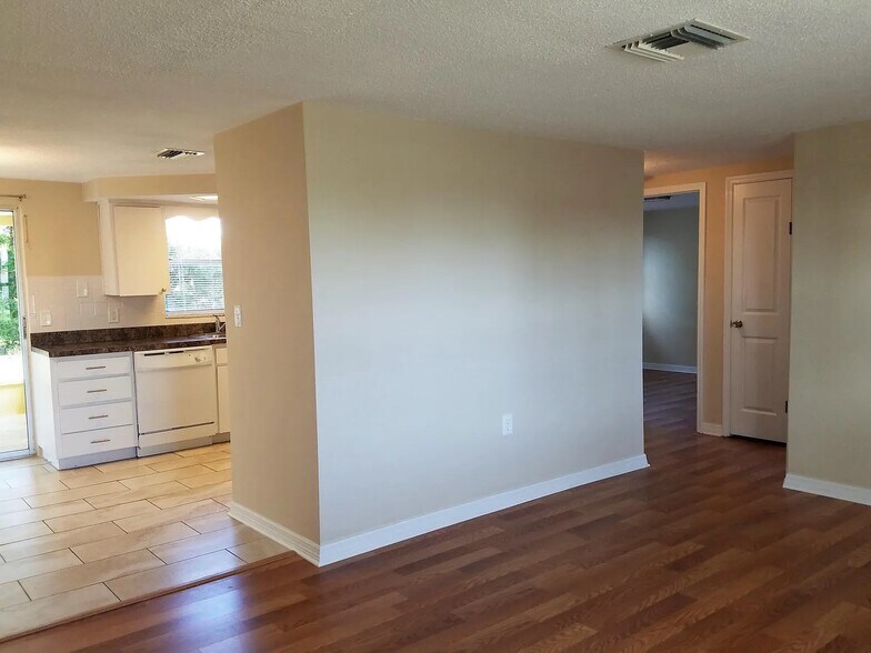 Building Photo - 3443 Elkridge Dr