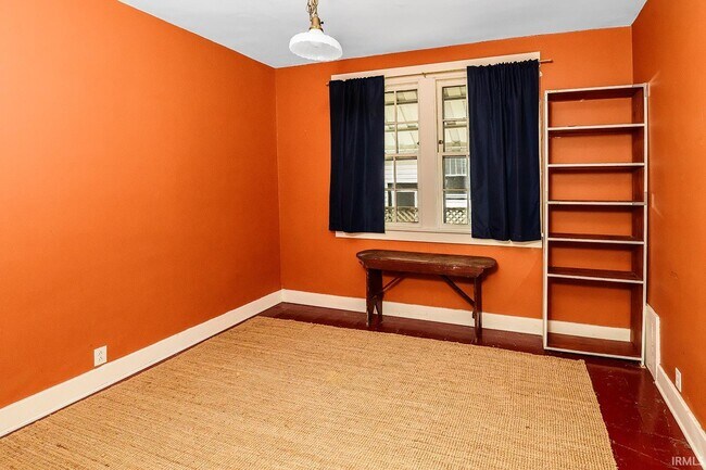 Building Photo - 720 S Park Ave