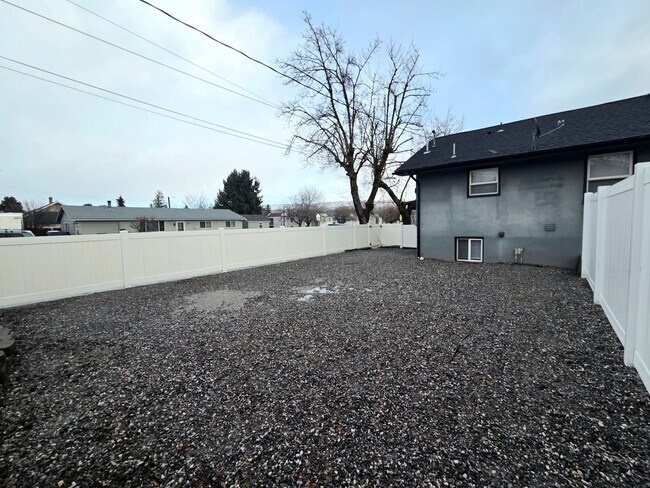 Building Photo - 300 S Franklin Ave