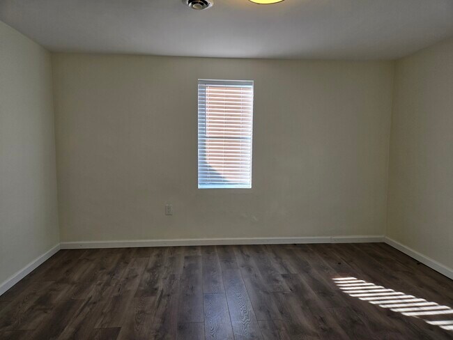 Building Photo - 1355 Dewitt St